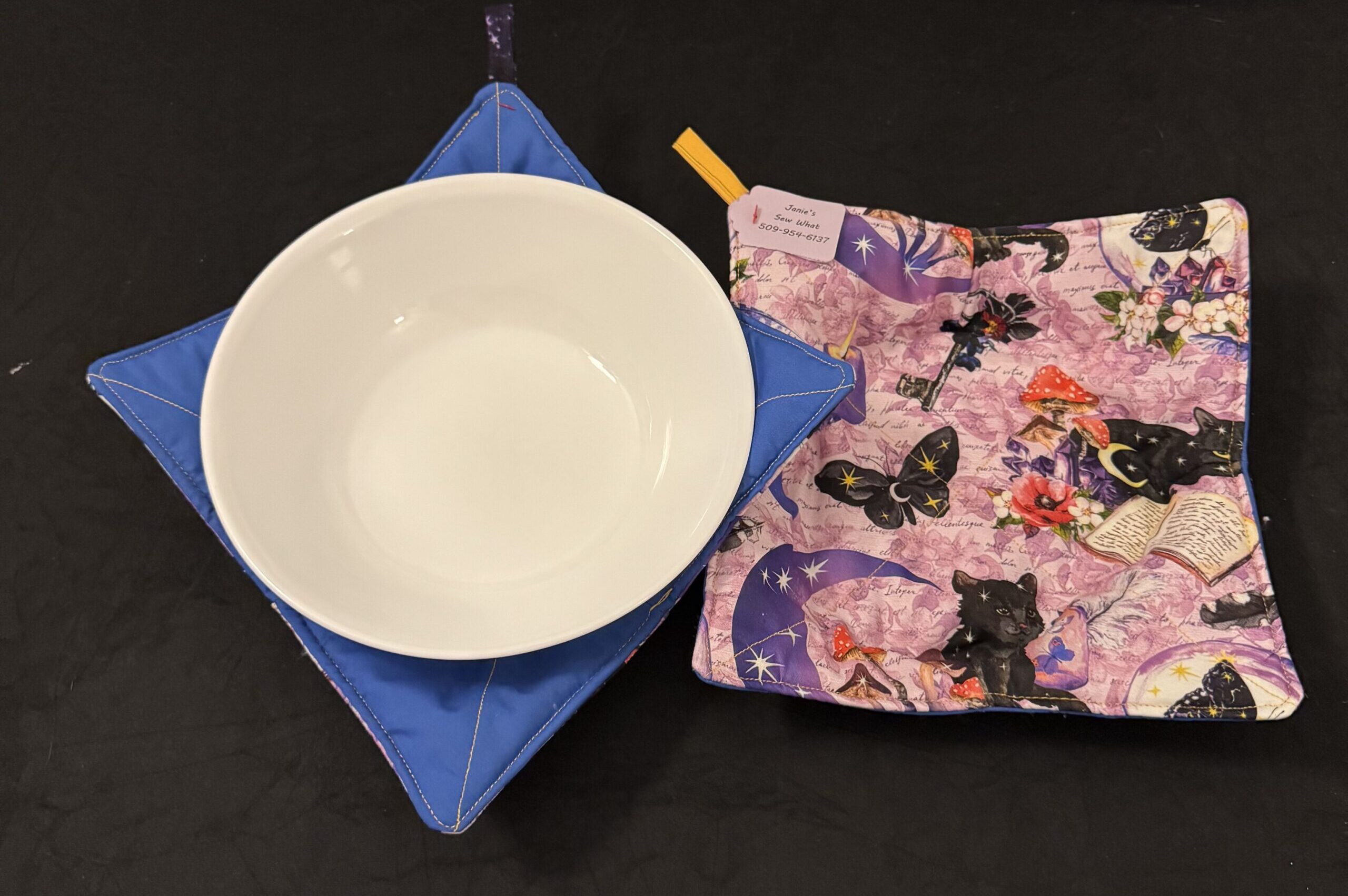Bowl_holders-Janies_Bowls-JFBH_CatsMushroom JFBH Cats Mushroom - Image 1