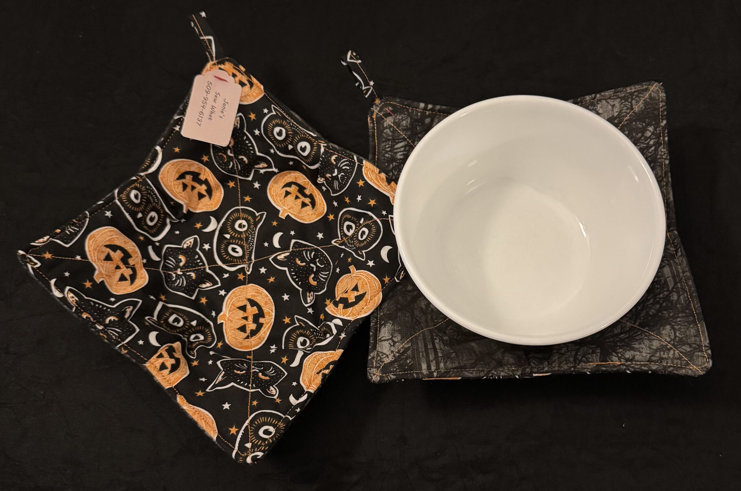 Bowl_holders-Janies_Bowls-JFBH_HalloweenCats JFBH Halloween Cats - Image 1