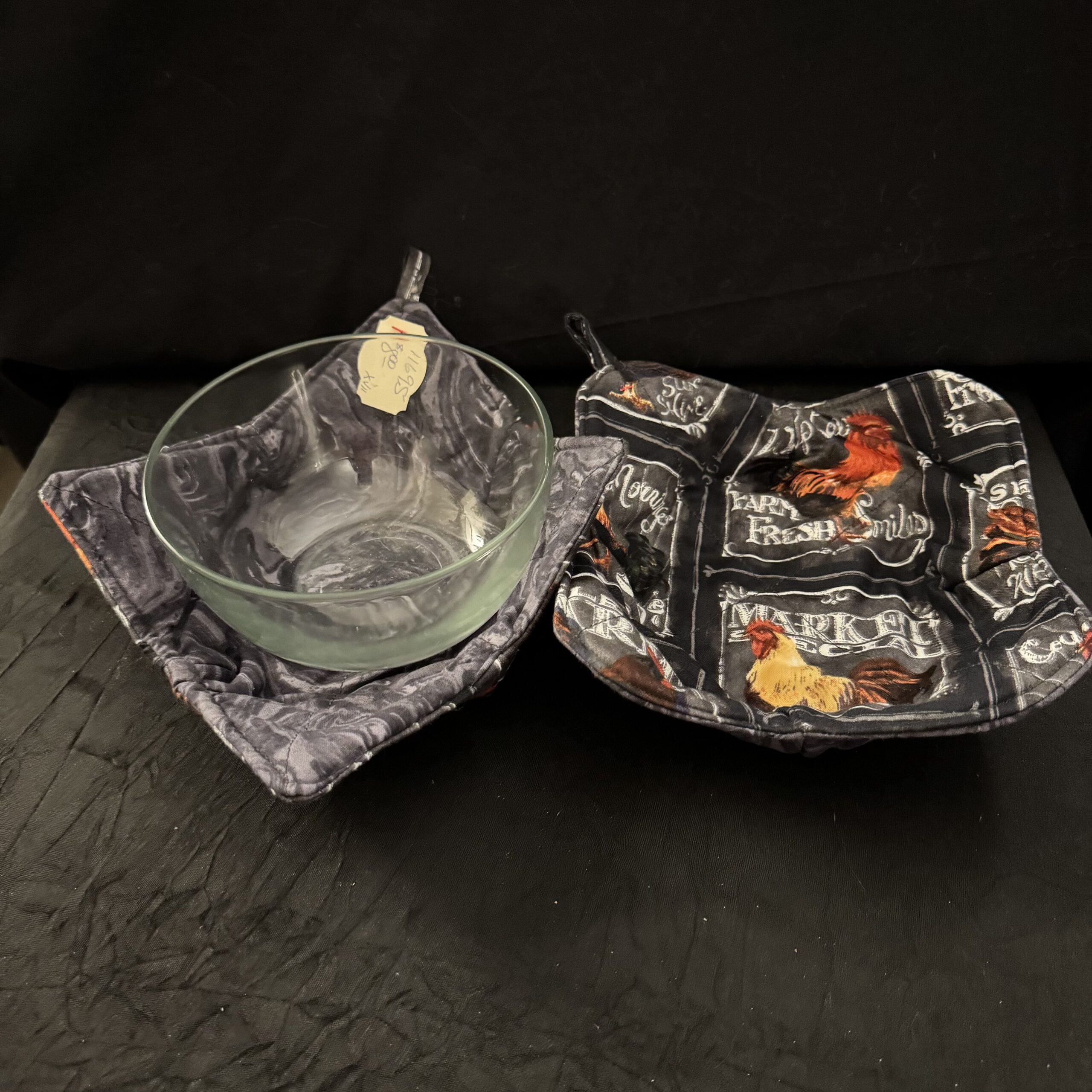Bowl_holders-Moms_Bowls-Rooster-Black-Grey Space - Image 1